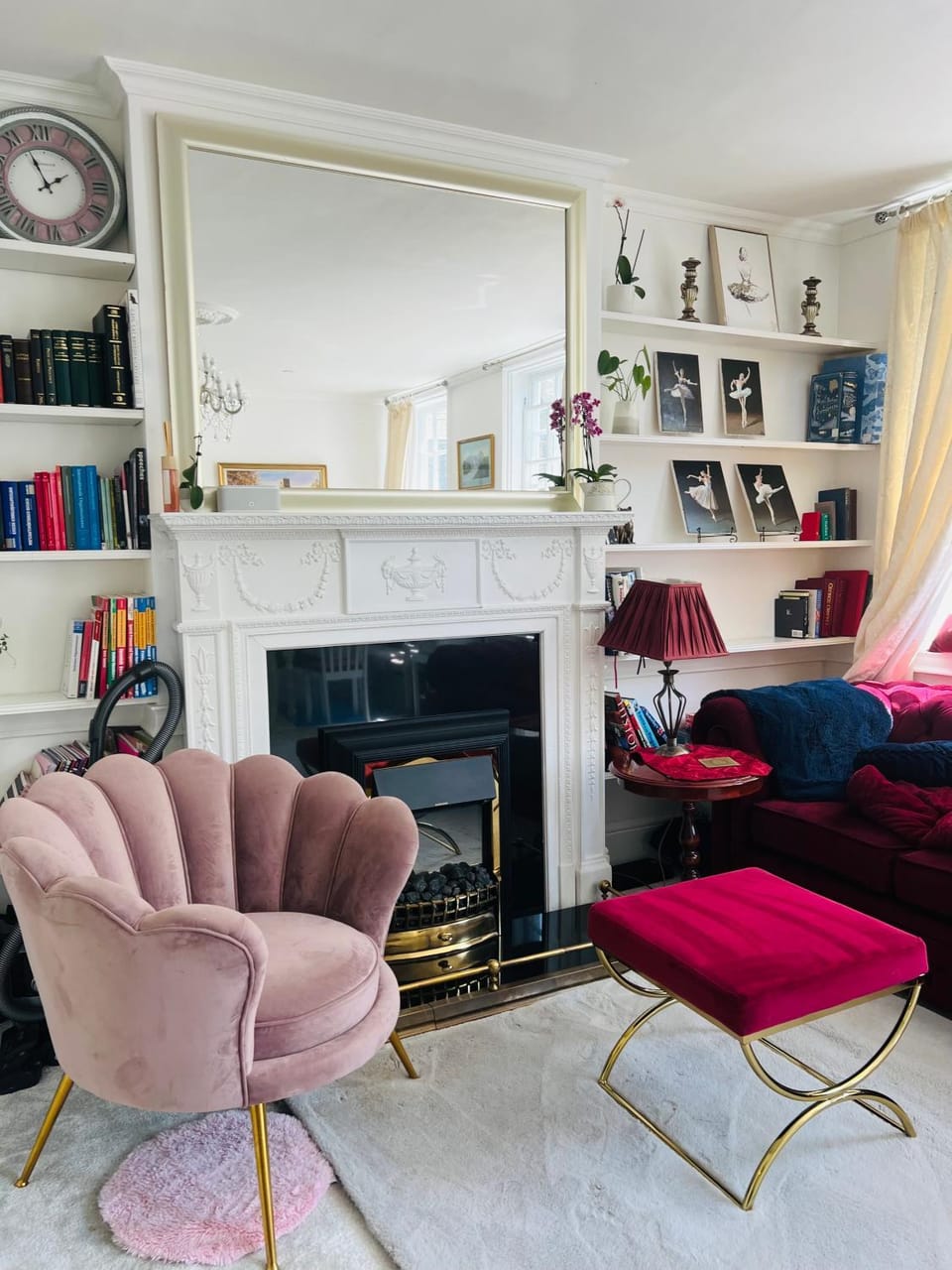 Living room, Seating area, fireplace