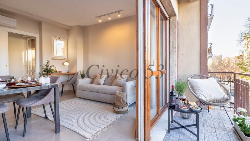 View (from property/room), Balcony/Terrace, Living room, Seating area