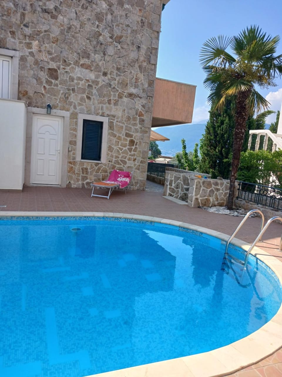 Apartman sa bazenom Apartment in Kotor Municipality