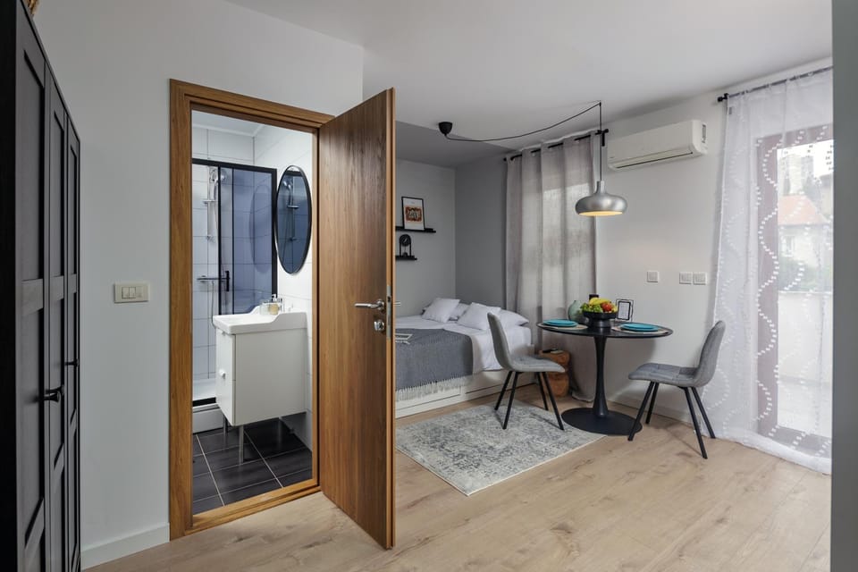 Bed, Bathroom, Bedroom
