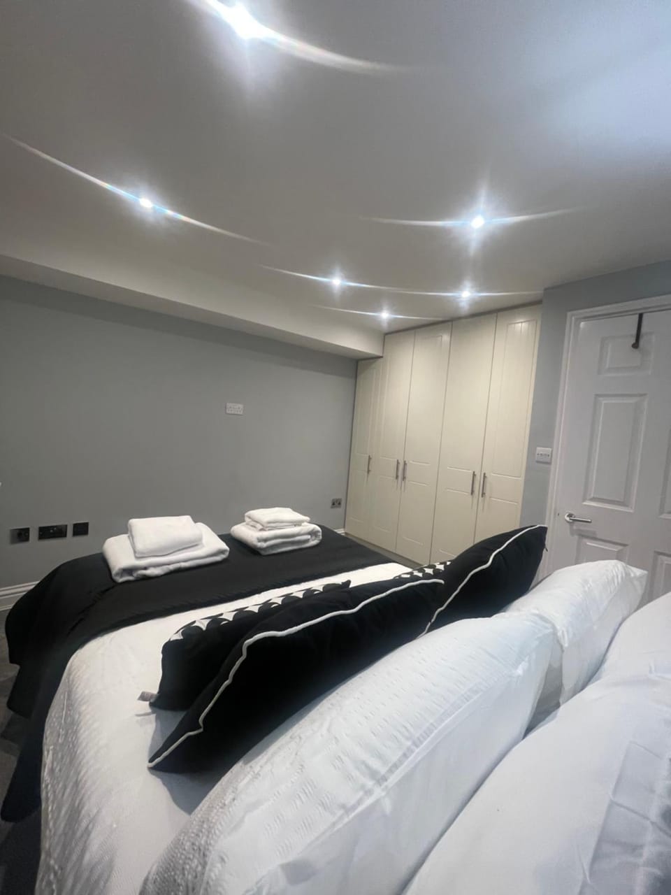 Central Windsor Apartment in Windsor