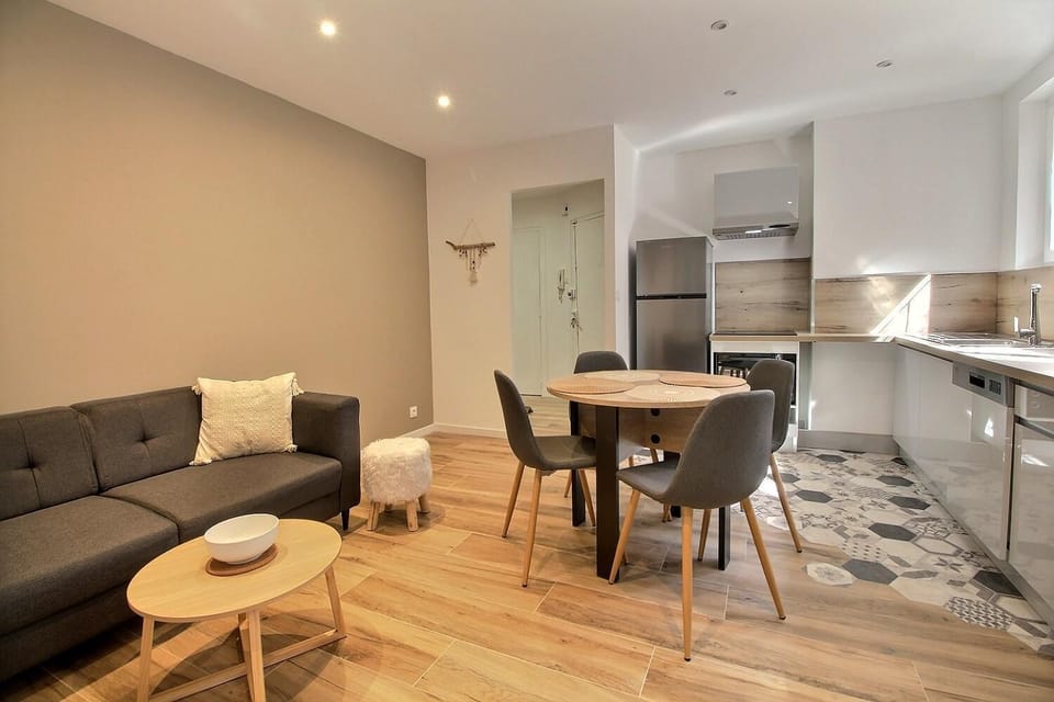 Living room, Dining area
