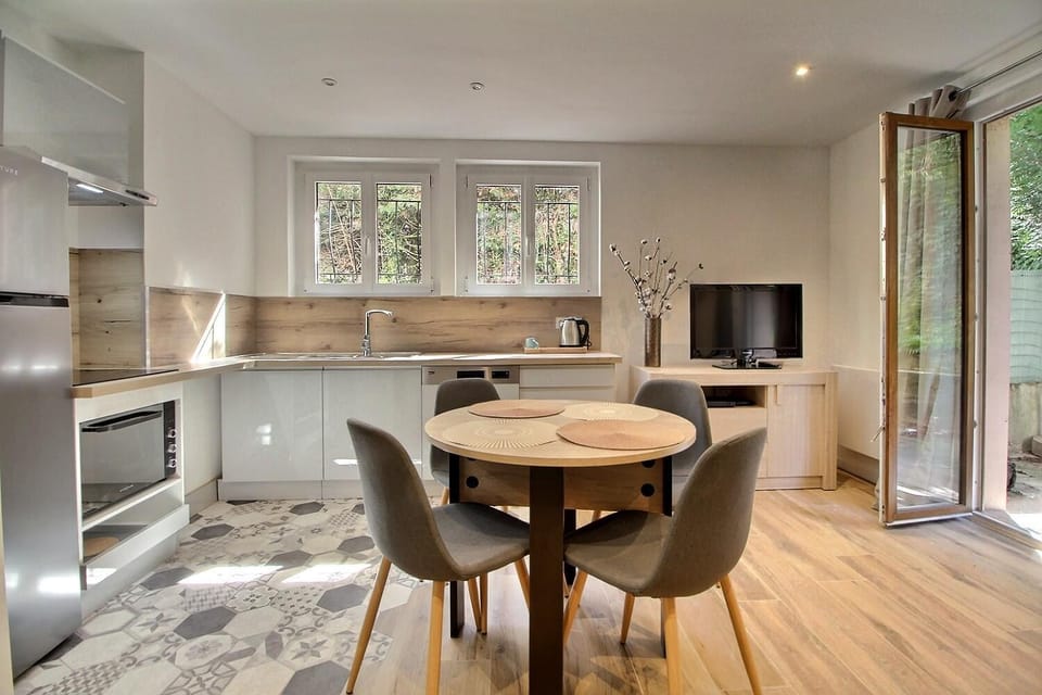TV and multimedia, Dining area, pet friendly, stove