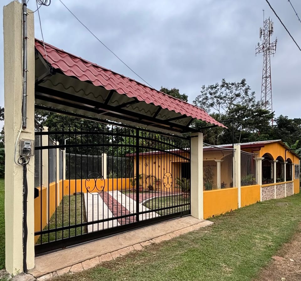 Casa Villaflores Zapotitlán House in Guatemala