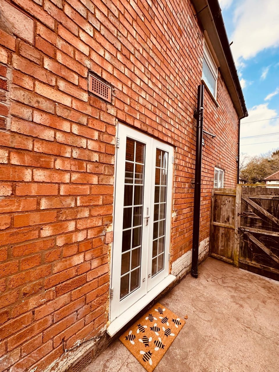 Comfortable Private Room with own kitchenette in a shared house - Selly Oak Birmingham R4 Bed and Breakfast in Birmingham