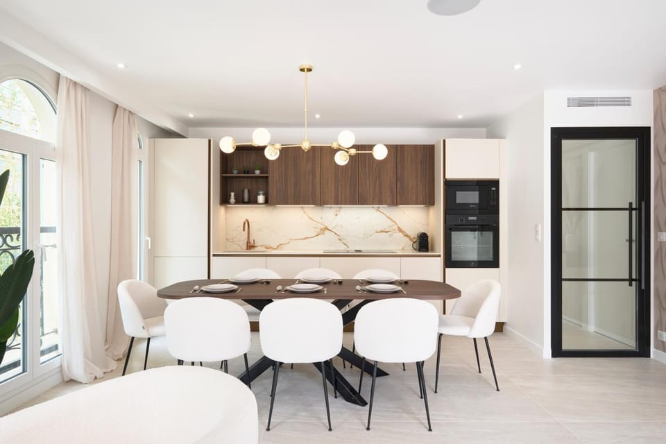 Kitchen or kitchenette, Dining area, minibar, pet friendly, stove