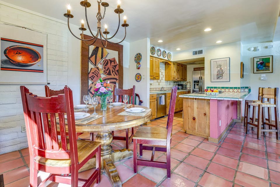 Bright Santa Fe Condo: 30 Min from Ski Basin! House in Santa Fe
