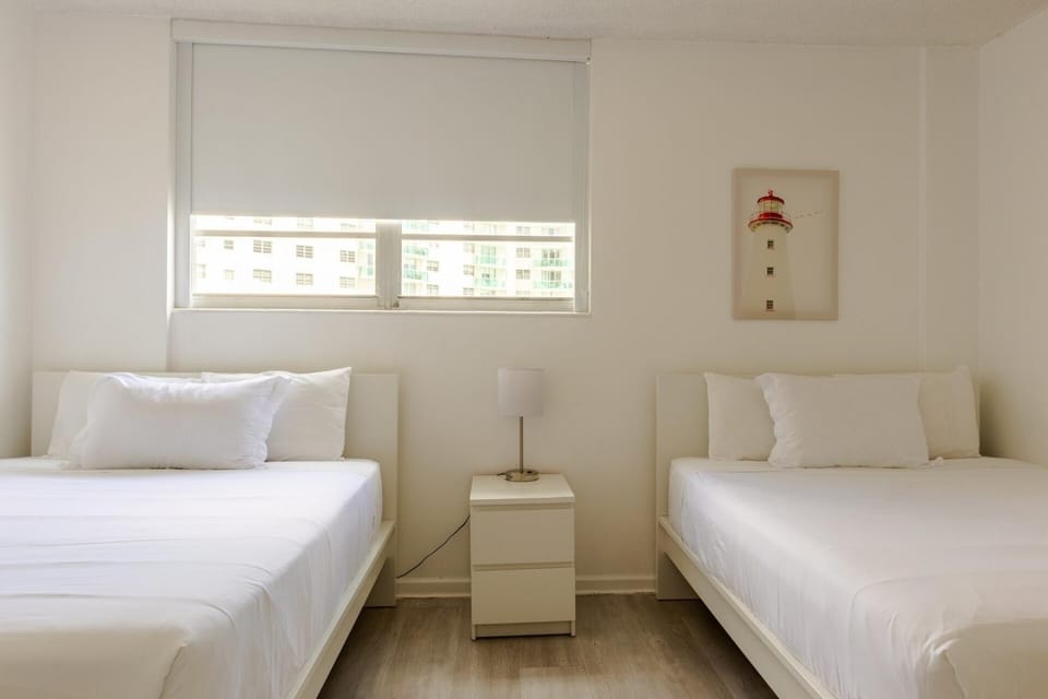 Apt w/2 Queen Beds & Ocean View at Tides House in Hollywood Beach