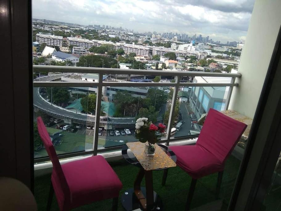 View (from property/room), Balcony/Terrace, Balcony/Terrace, Seating area, City view