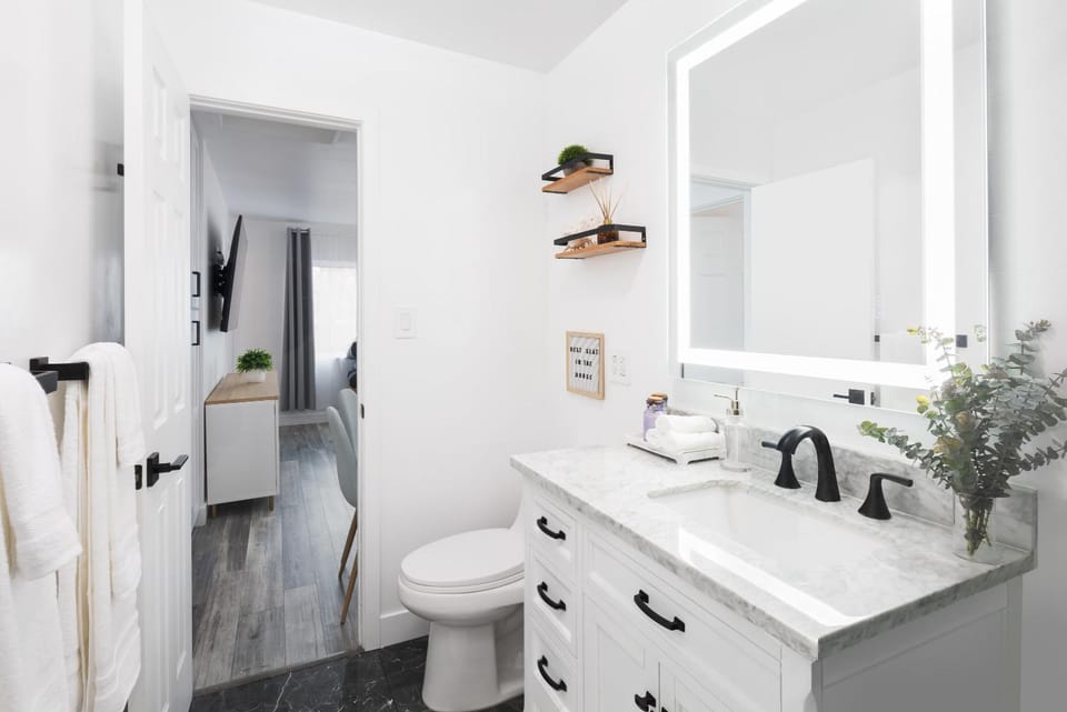 2 Bedroom House - Fire Pit Table BBQ - Downtown House in San Diego