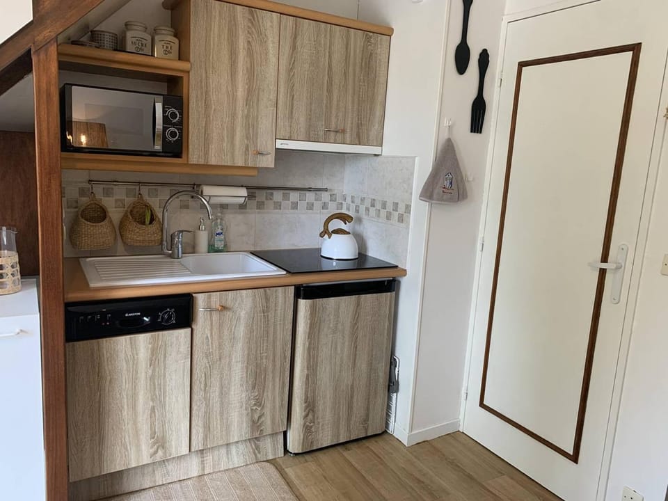 Duplex à 100m de la plage, balcon et parking gratuit - 4 pers. - FR-1-465-108 Apartment in Normandy