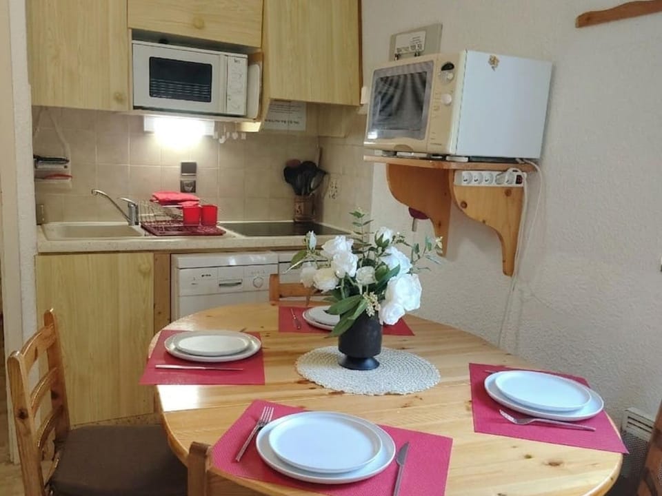 Charmant 2 pièces avec terrasse, proche commodités et navettes, 4 pers, WiFi, parking, Châtel - FR-1-676-187 Apartment in Châtel