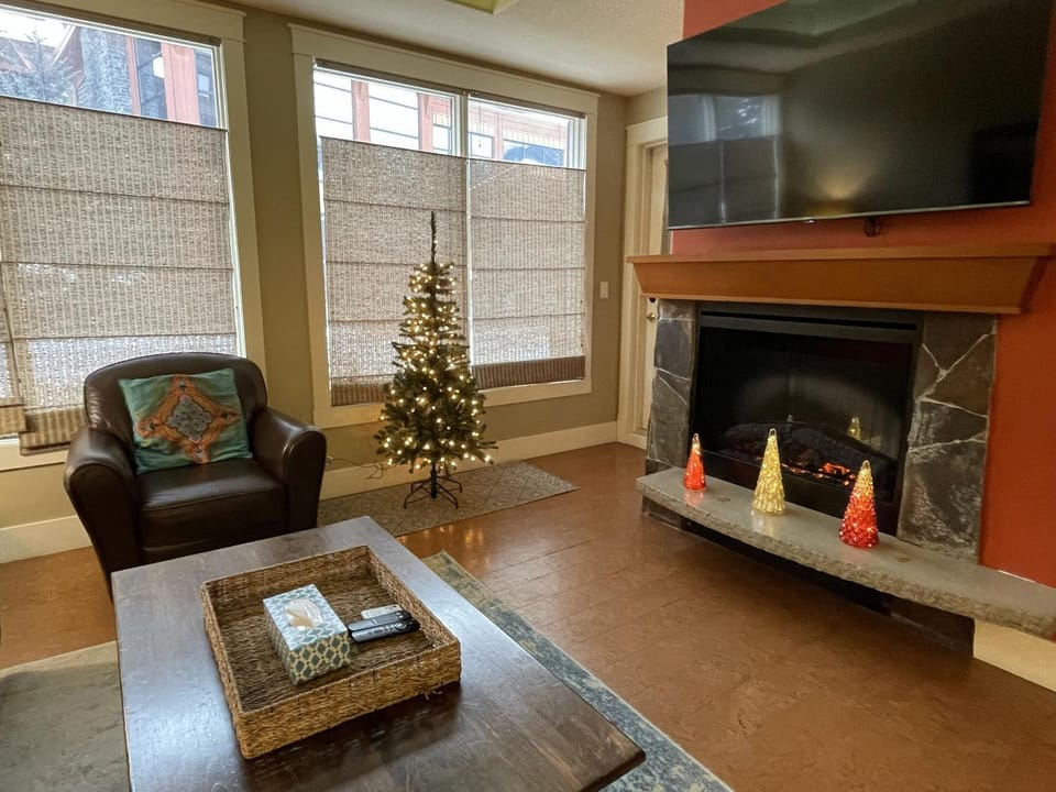 Luxury Resort 2Bedroom 2Bath Sleeps 6 945 square feet Apartment hotel in Canmore