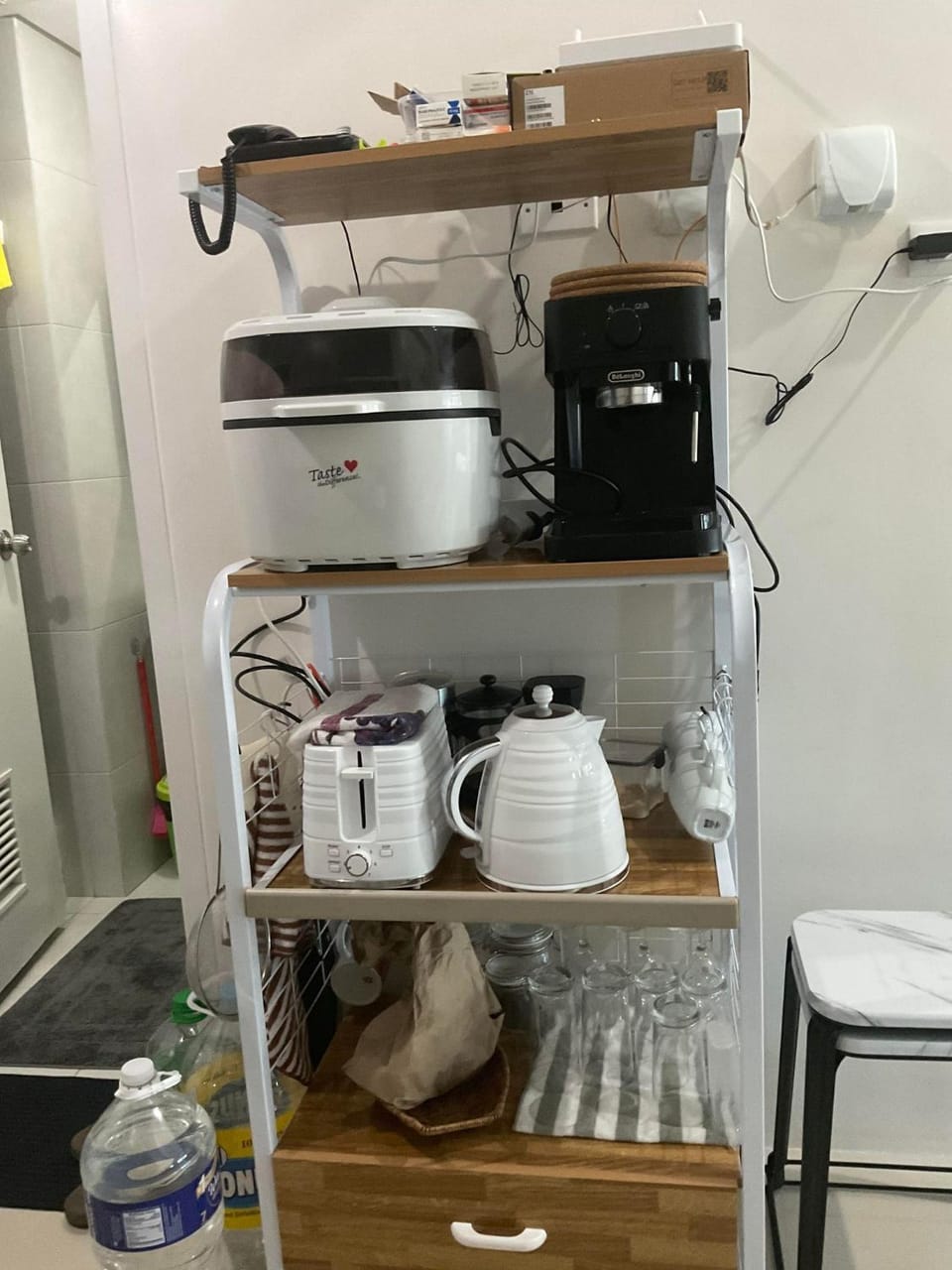 Coffee/tea facilities, toaster