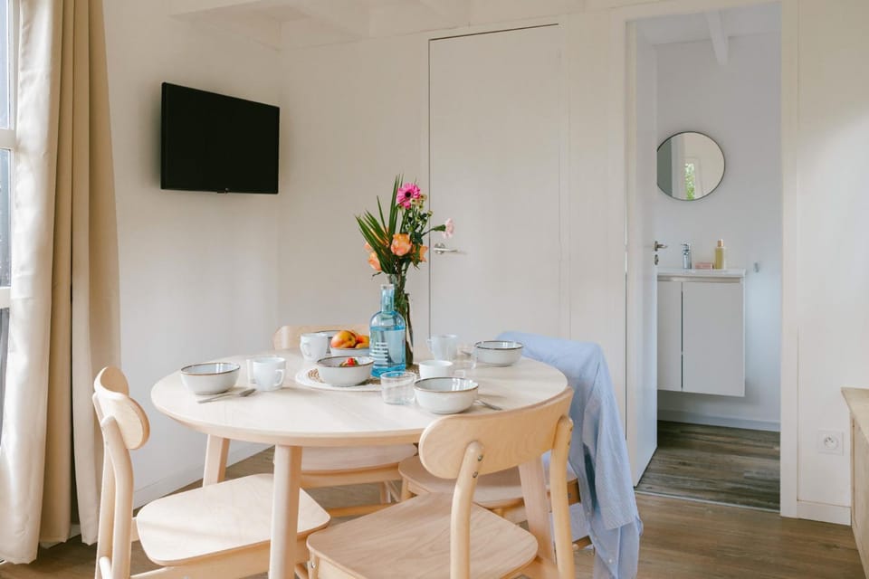 TV and multimedia, Kitchen or kitchenette, Seating area, Dining area