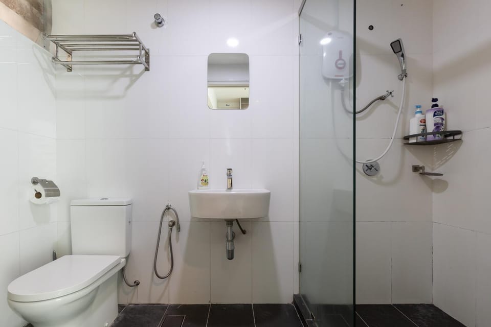 Toilet, Bathroom, towels