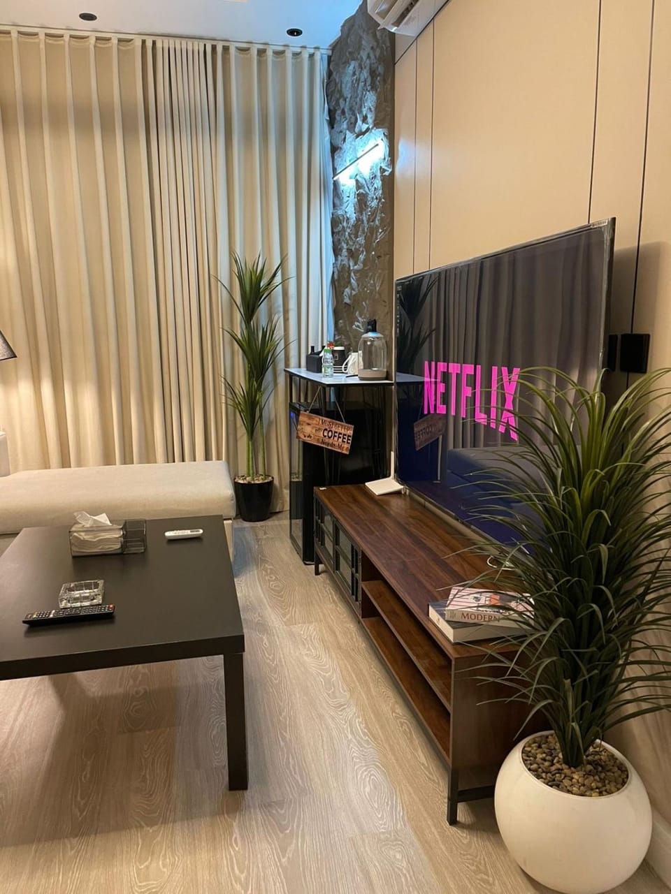 TV and multimedia, Seating area