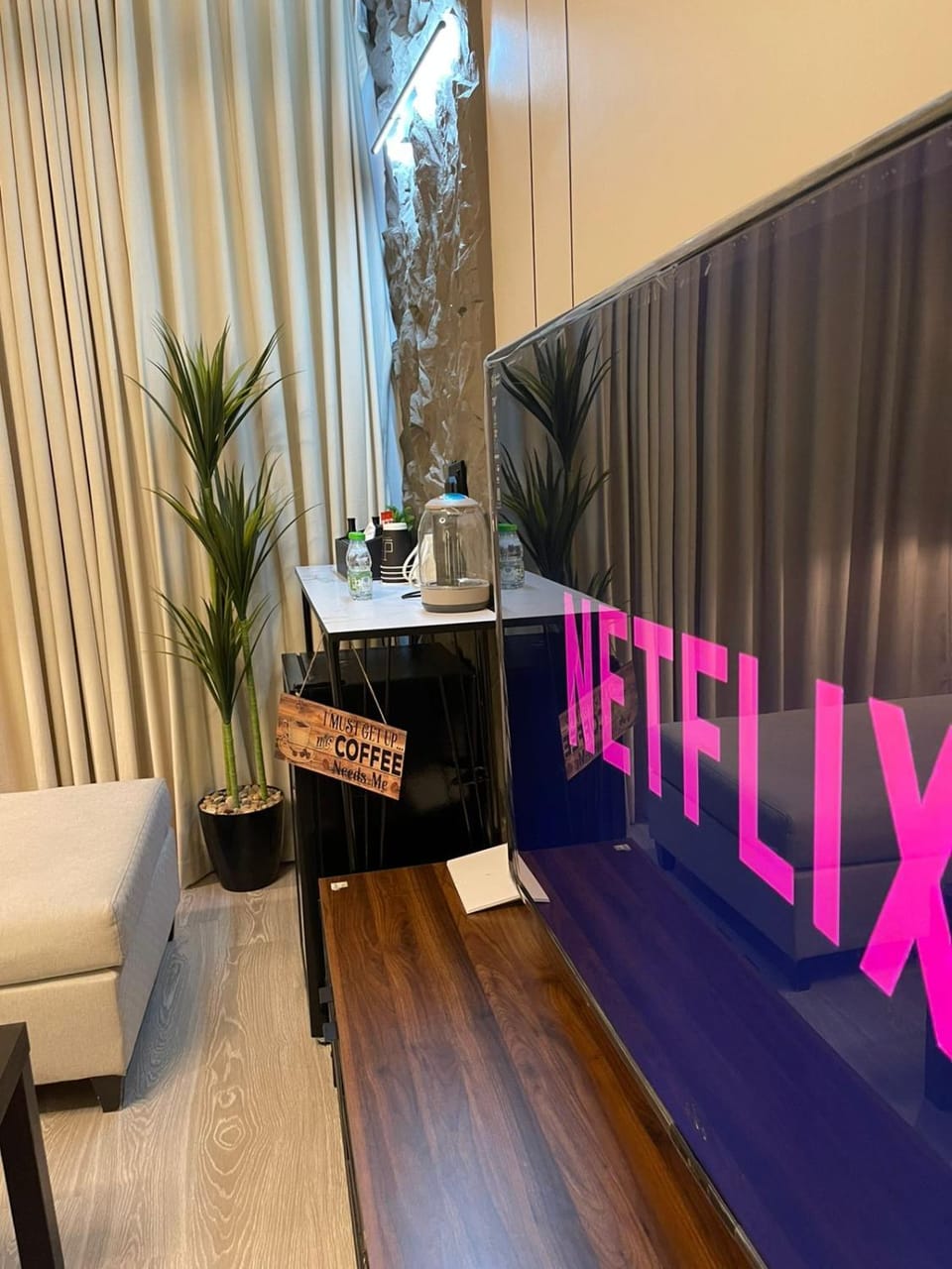شقة فندقية من غرفة نوم وصالة بمدخل ذكي قرب البوليفارد Apartment in Riyadh