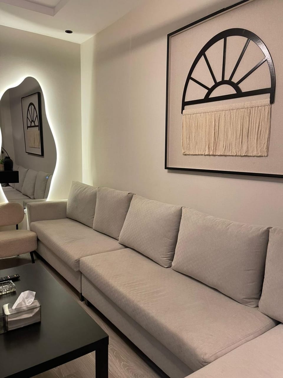 شقة فندقية من غرفة نوم وصالة بمدخل ذكي قرب البوليفارد Apartment in Riyadh