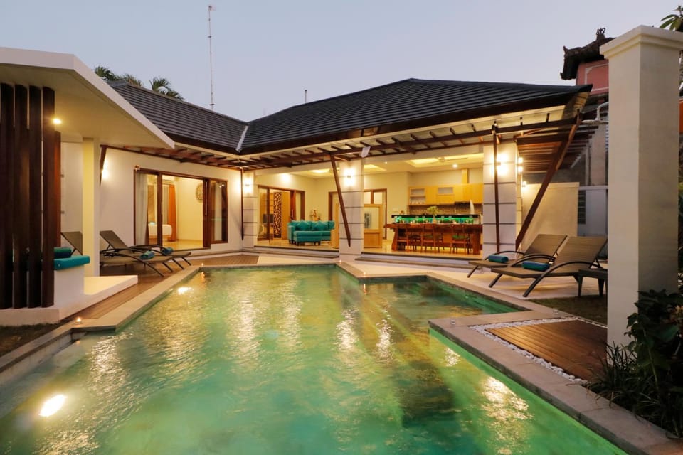 Property building, Swimming pool