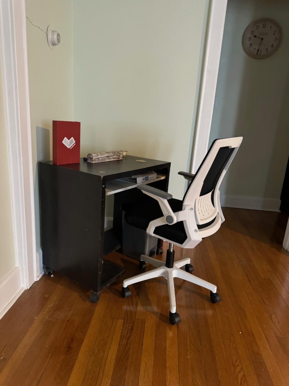 Modern Queen Room Near EWR Vacation rental in Hillside