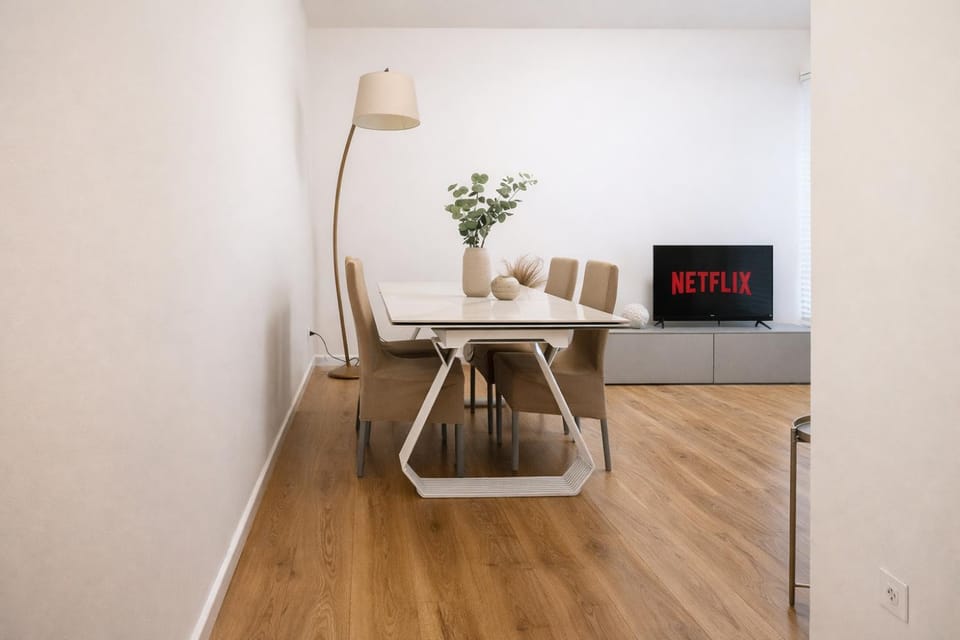 Dining area, Lunch, Lunch