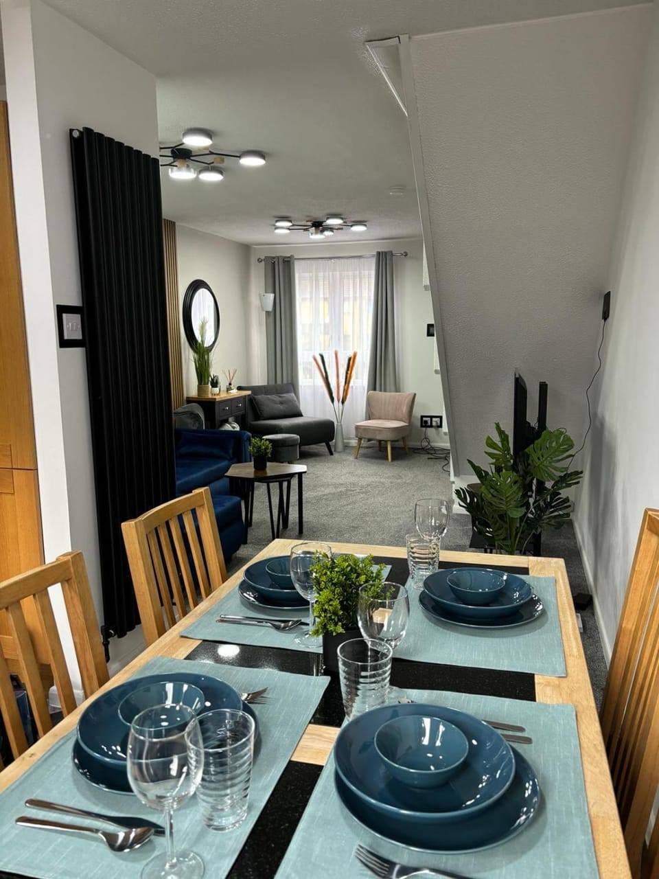 Living room, Seating area, Dining area