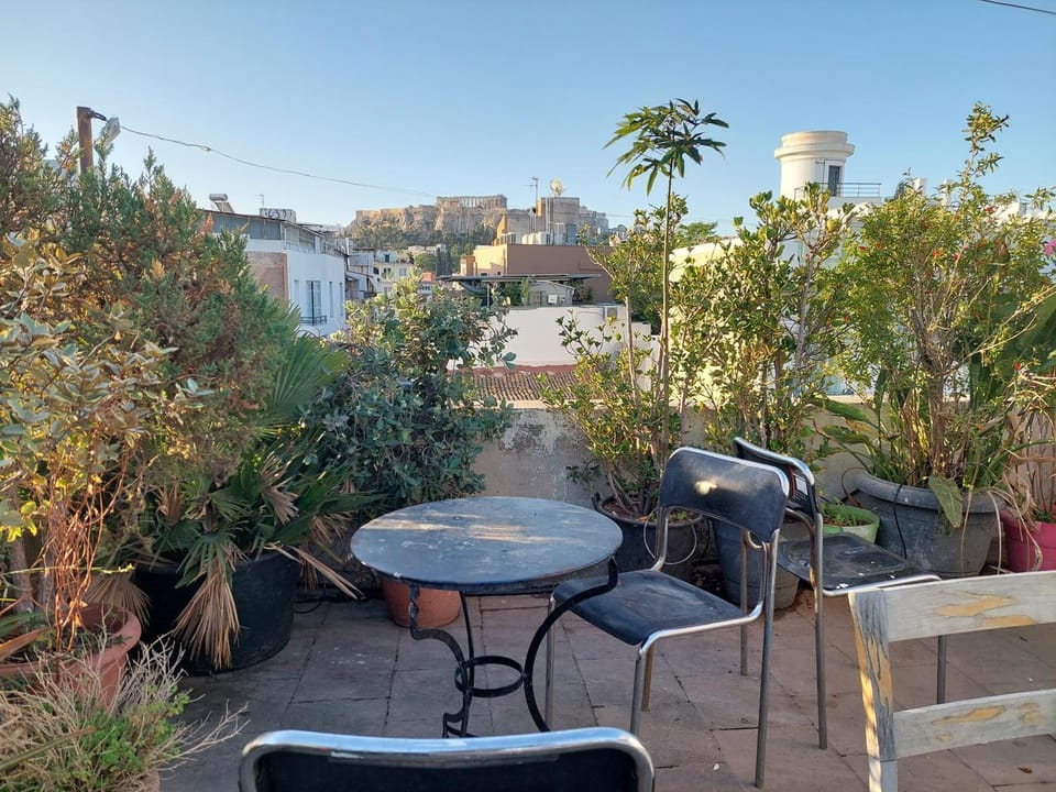 THISSIO ROOM IN THE APARTMEN SHARE Apartment in Athens