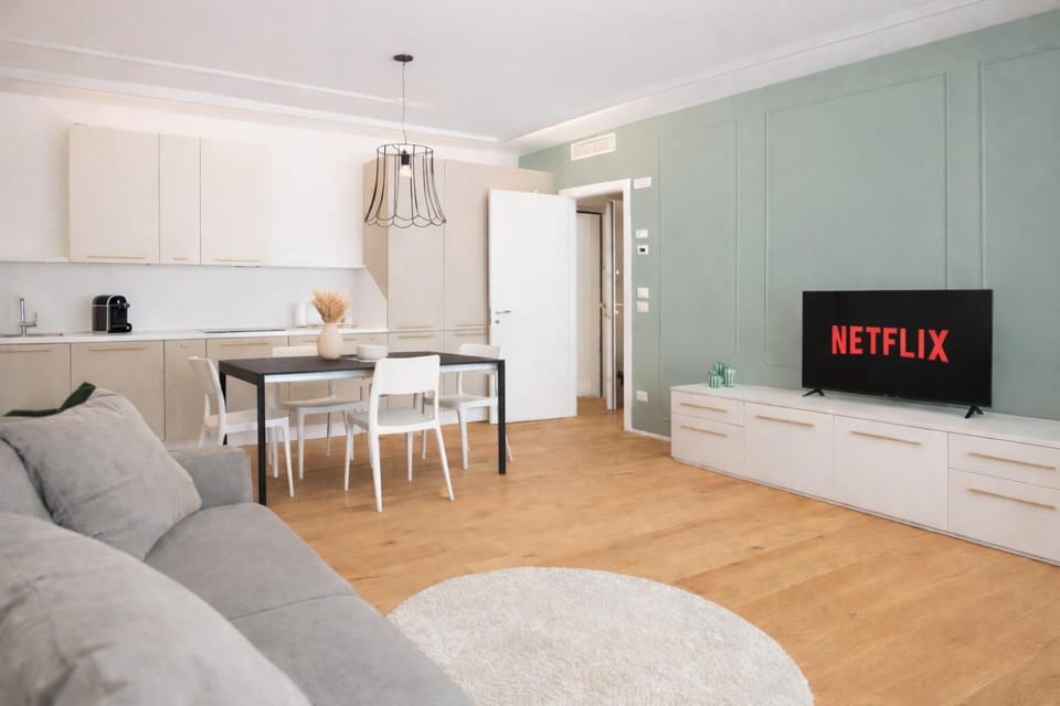 Dining area, Lunch