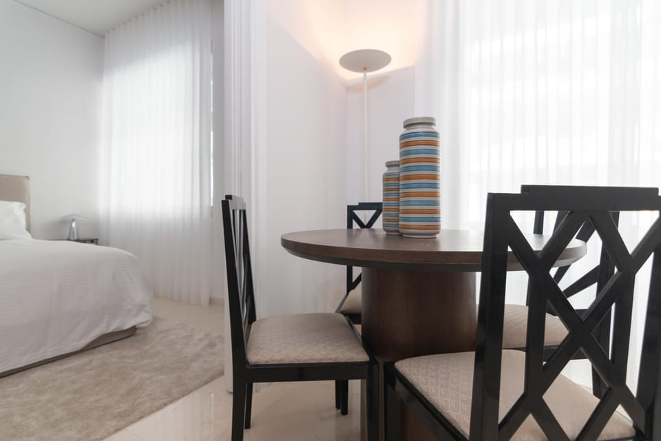 Bed, Living room, Dining area, Bedroom