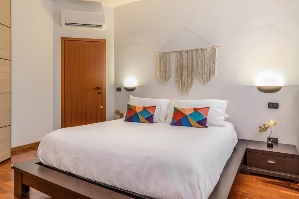 Bed, Photo of the whole room, Bedroom, air conditioner