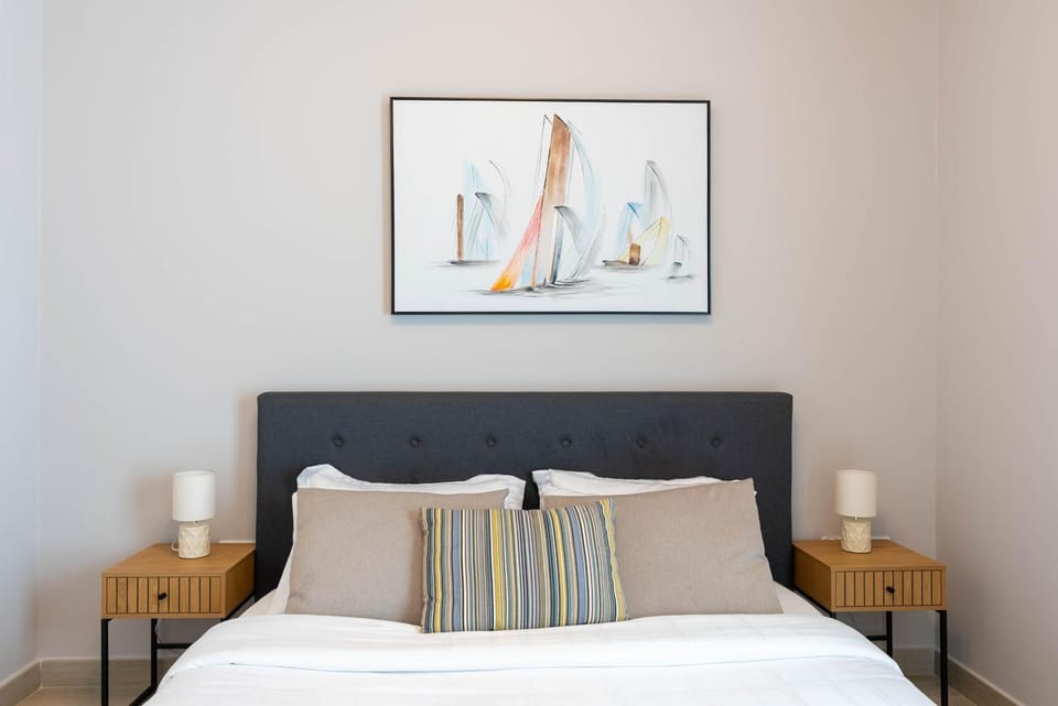 F1 Dreamstay 1BHK Gym Pool Apartment in Abu Dhabi