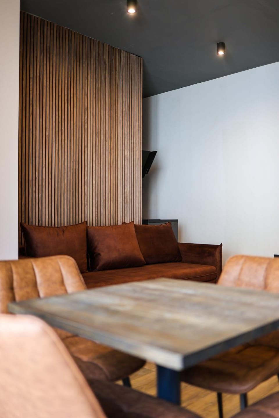 Living room, Diving