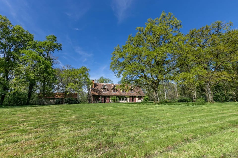 Property building, Spring, Day, Natural landscape, Garden, Garden view