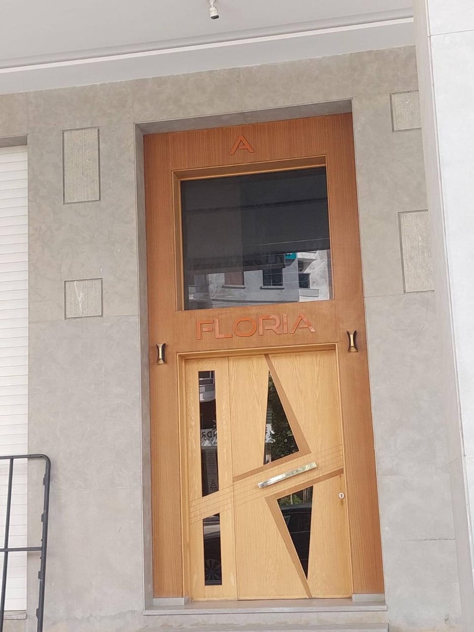Facade/entrance