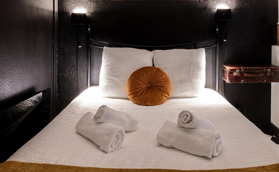 Bed, Bedroom