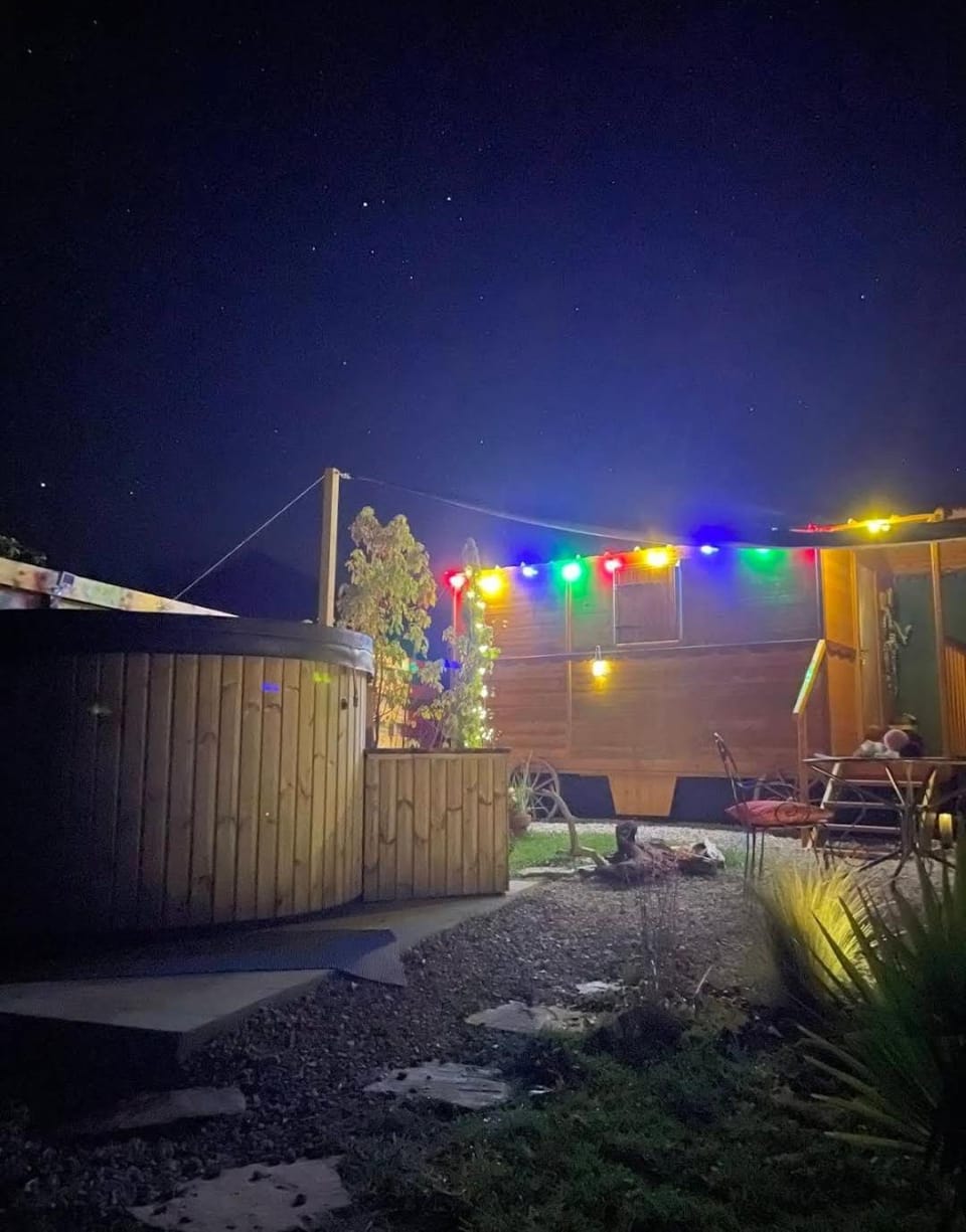 La roulotte D'elfes Luxury tent in Nouvelle-Aquitaine