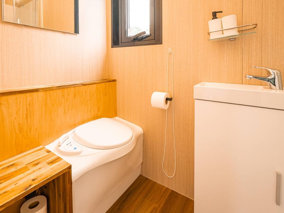 Gold Nugget 1 by Tiny Away House in Otago