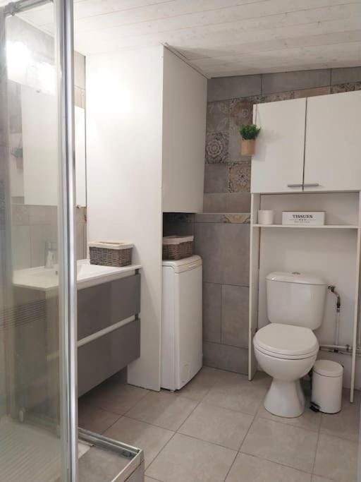 Studio Avignon Intra Muros full equipée R+2 Apartment in Avignon