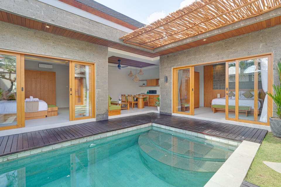 Property building, Swimming pool