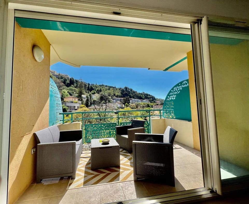 quiet studio swimming pool Roquebrune House in Roquebrune-Cap-Martin