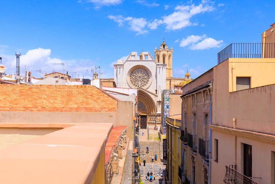 Iconic Old Town - Unik Vacation Apartment in Tarragona