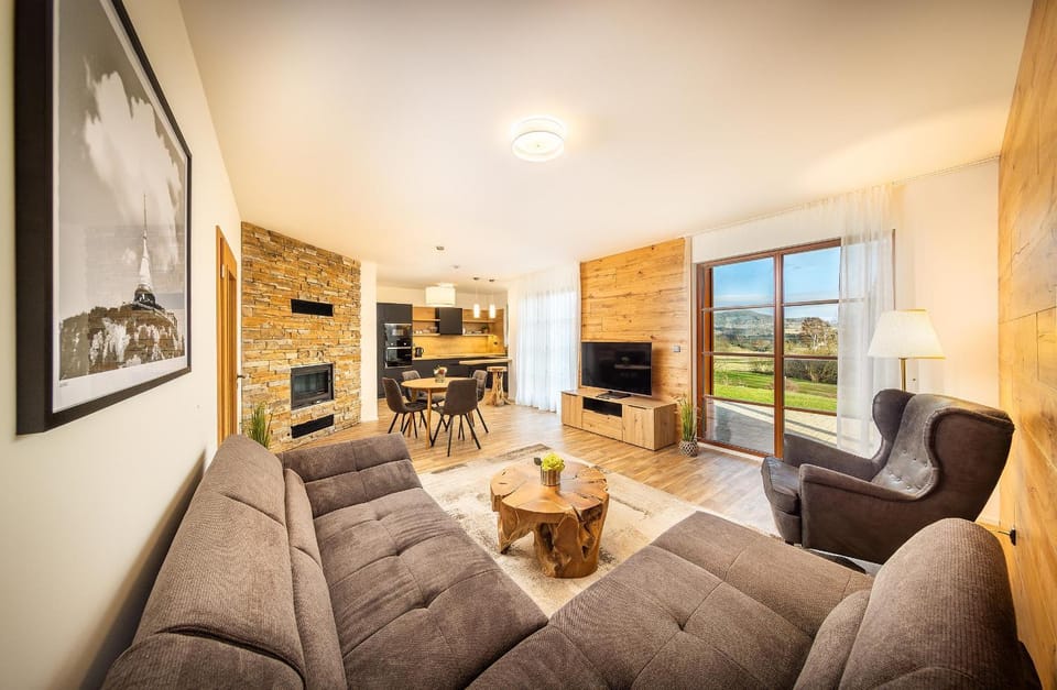 Communal lounge/ TV room, TV and multimedia, Kitchen or kitchenette, Living room, Seating area