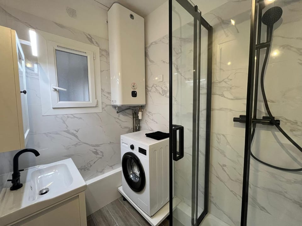 Shower, Bathroom
