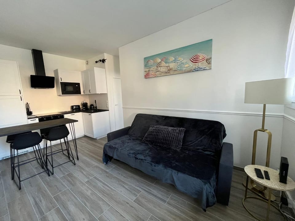 Living room, kitchen