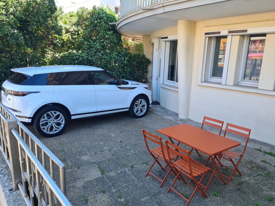 Balcony/Terrace, Parking