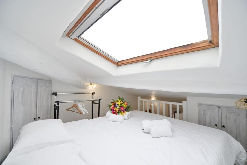 LE PETIT BATEAU - NEW cosy/charming studio/mezzanine for 3 - AC/WIFI Apartment in Antibes