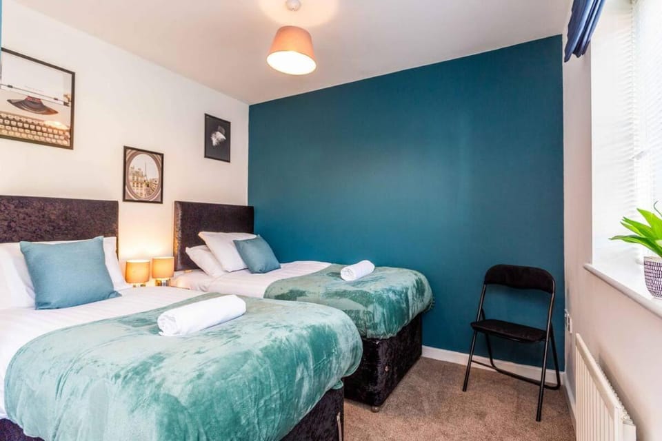 Spacious 4-Bedroom 3-Bath House House in Gateshead