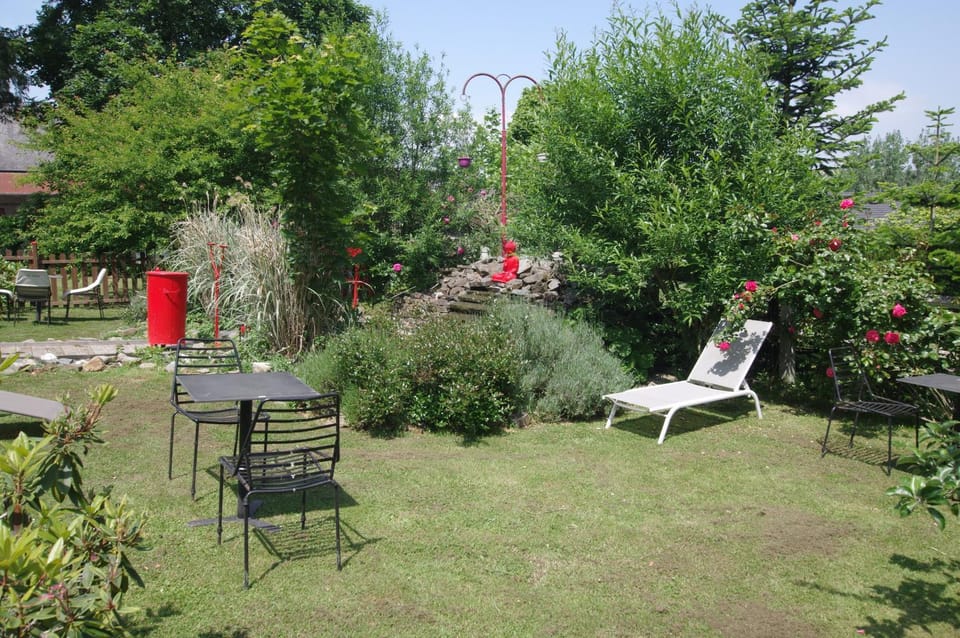 chambre zen piscine jacuzzi hammam billard Vacation rental in Normandy