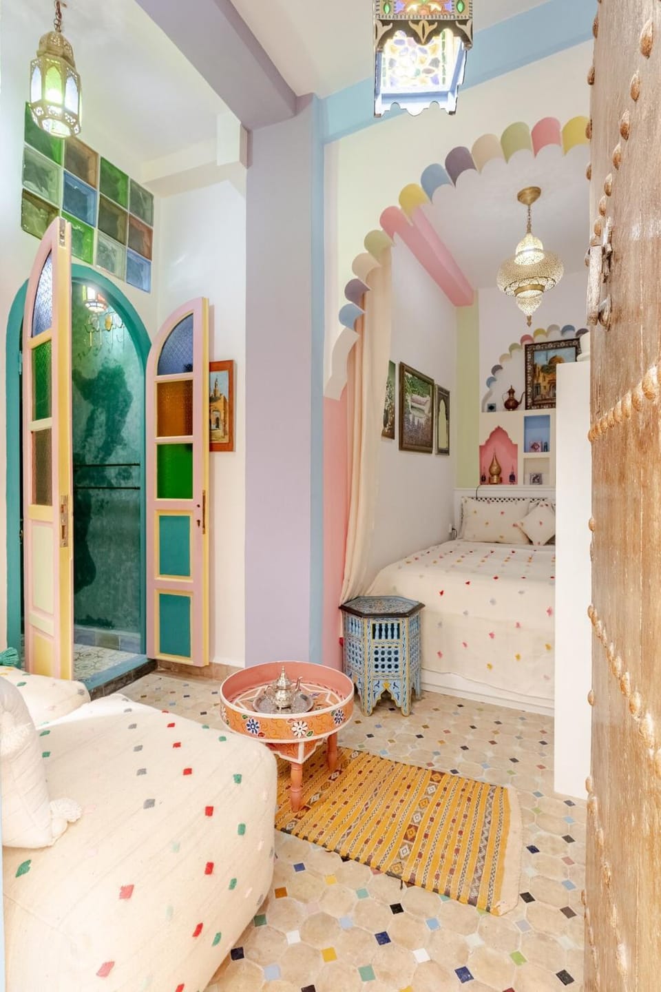 Photo of the whole room, Bedroom